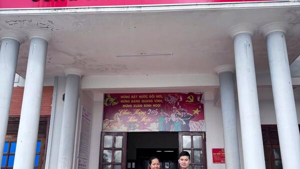 Công an xã Đăk Mar kịp thời xác minh, trao tài sản thất lạc cho người dân